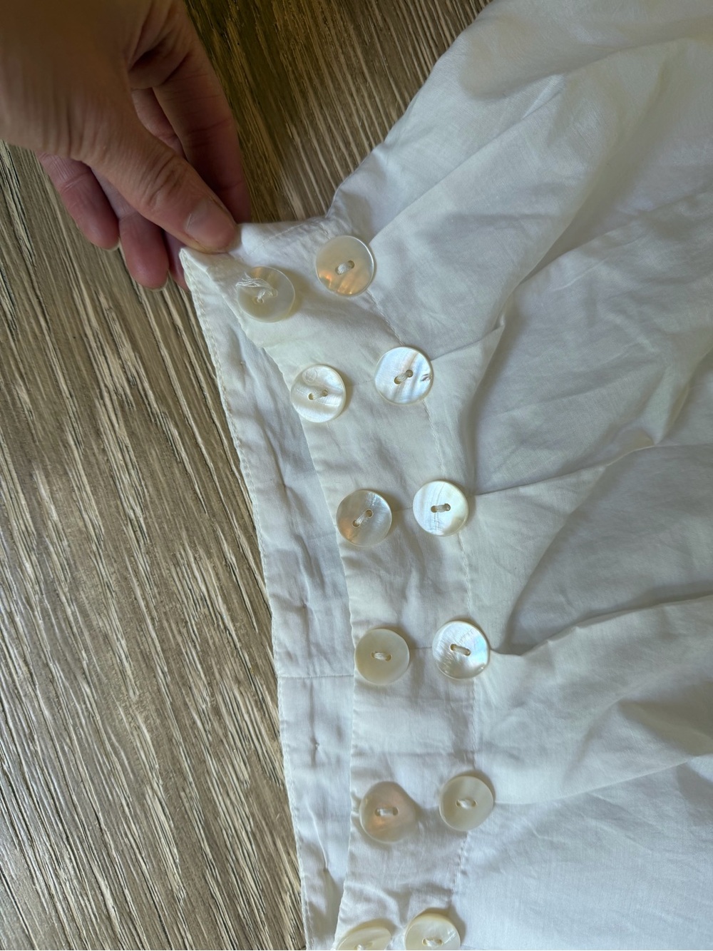 Nikki Chasin White Button-Trim Linen Crop Top - Picture 4 of 7